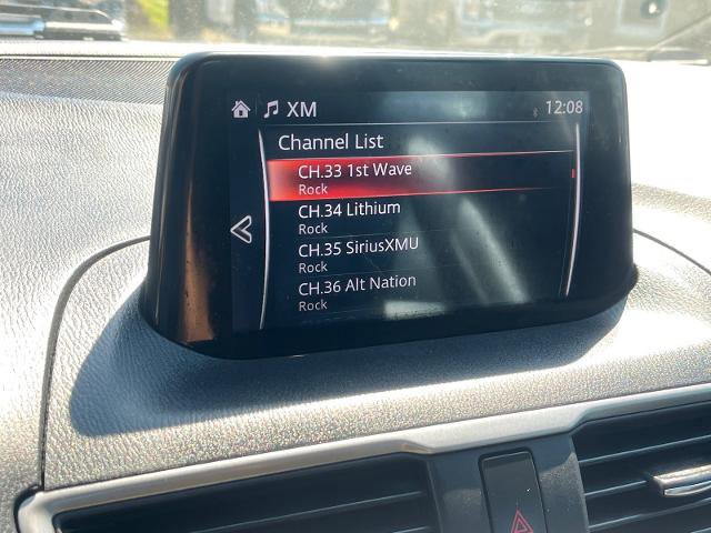 Used 2018 MAZDA MAZDA3 Touring image 12