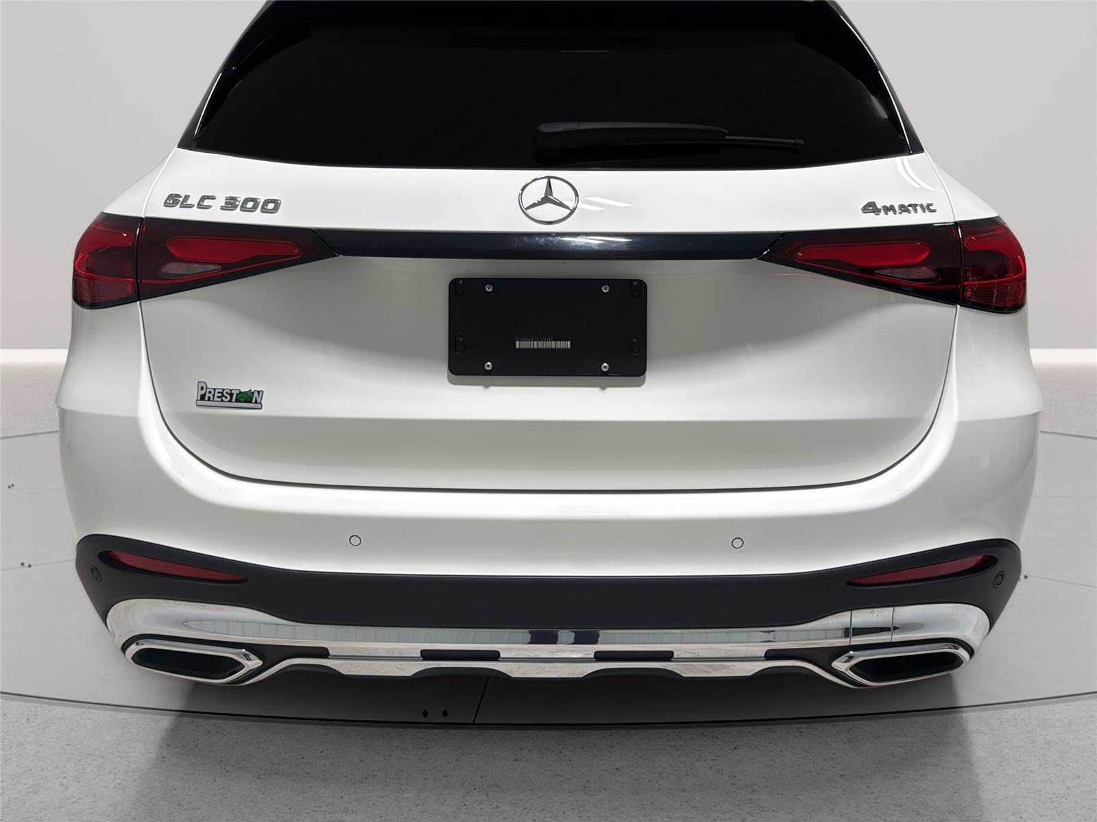 Used 2025 Mercedes-Benz GLC 300 4MATIC image 9