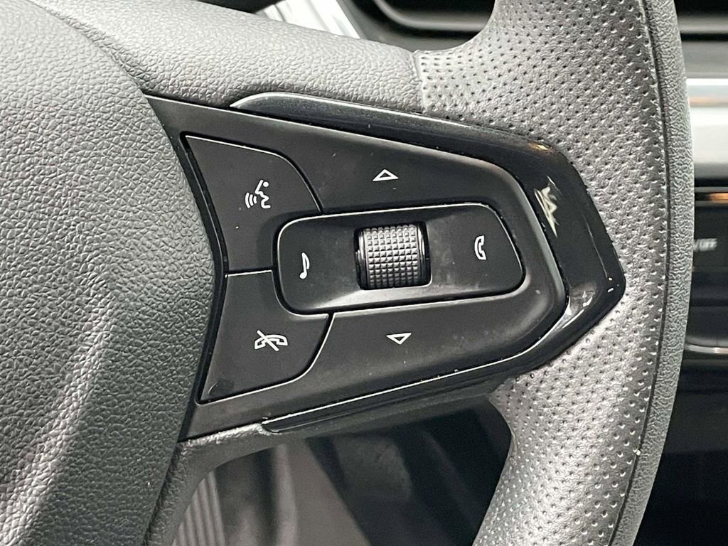 Used 2025 Chevrolet Trax LT image 20