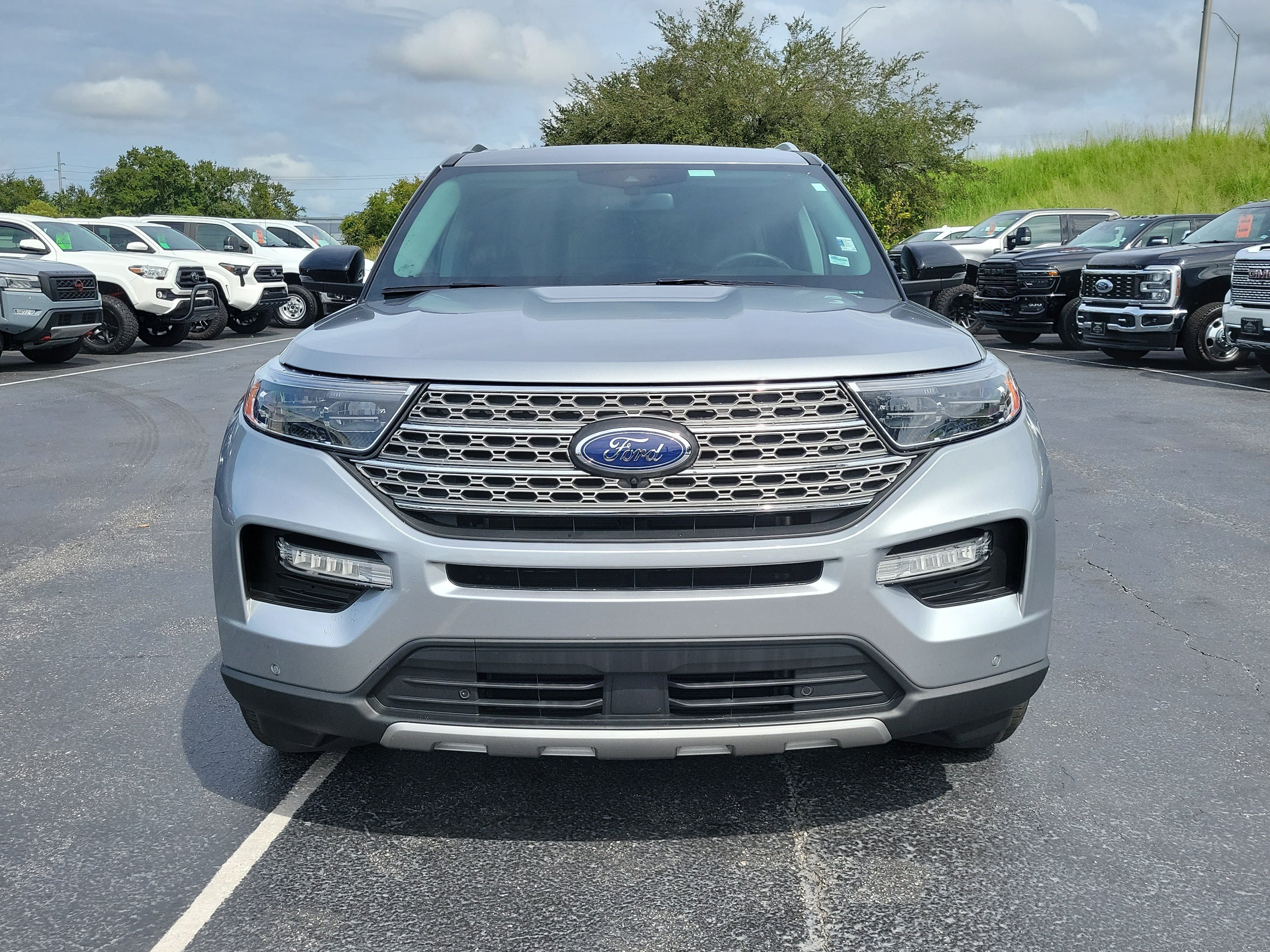 Certified 2023 Ford Explorer Limited w/ Equipment Group 301A RWD image 2