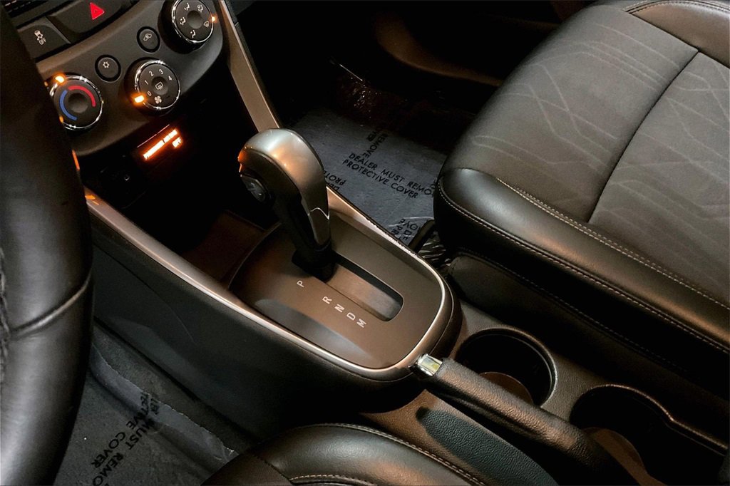 Used 2019 Chevrolet Trax LT w/ LT Convenience Package image 16