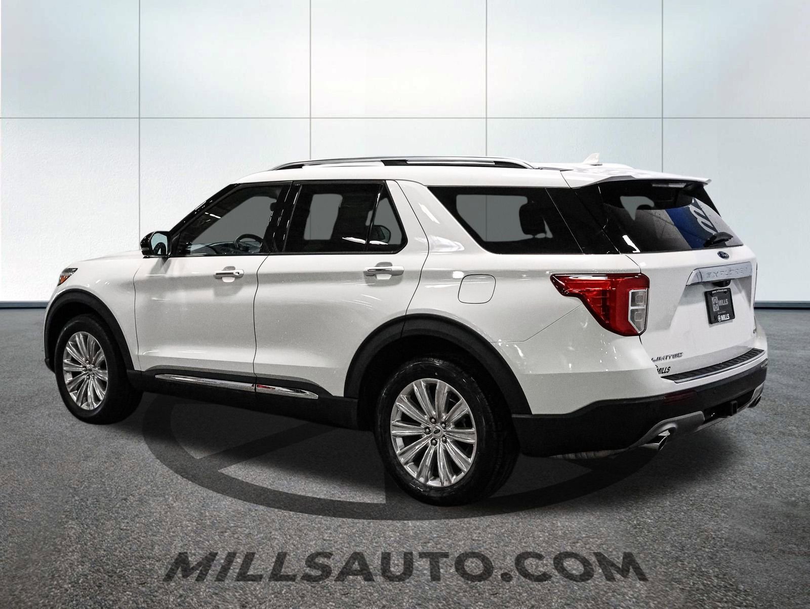 Certified 2023 Ford Explorer Limited w/ Limited Technology Package AWD/4WD image 4