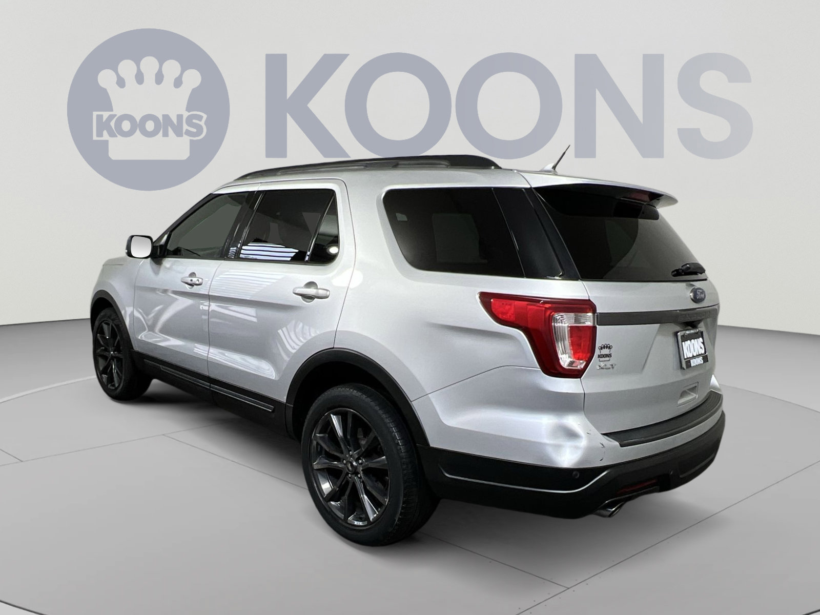 Certified 2018 Ford Explorer XLT w/ Equipment Group 202A AWD/4WD image 8
