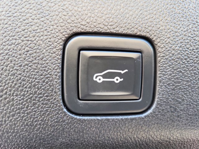 Used 2023 GMC Yukon Denali Ultimate image 16