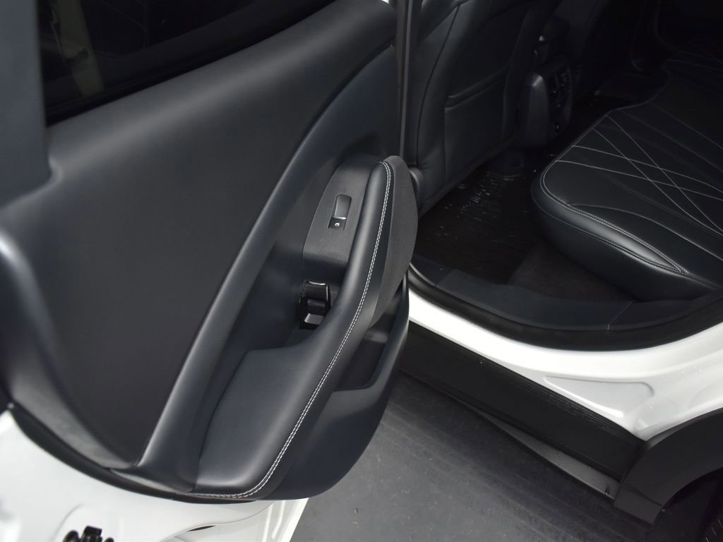 Certified 2025 Ford Mustang Mach-E Select w/ Comfort Package Lite image 11