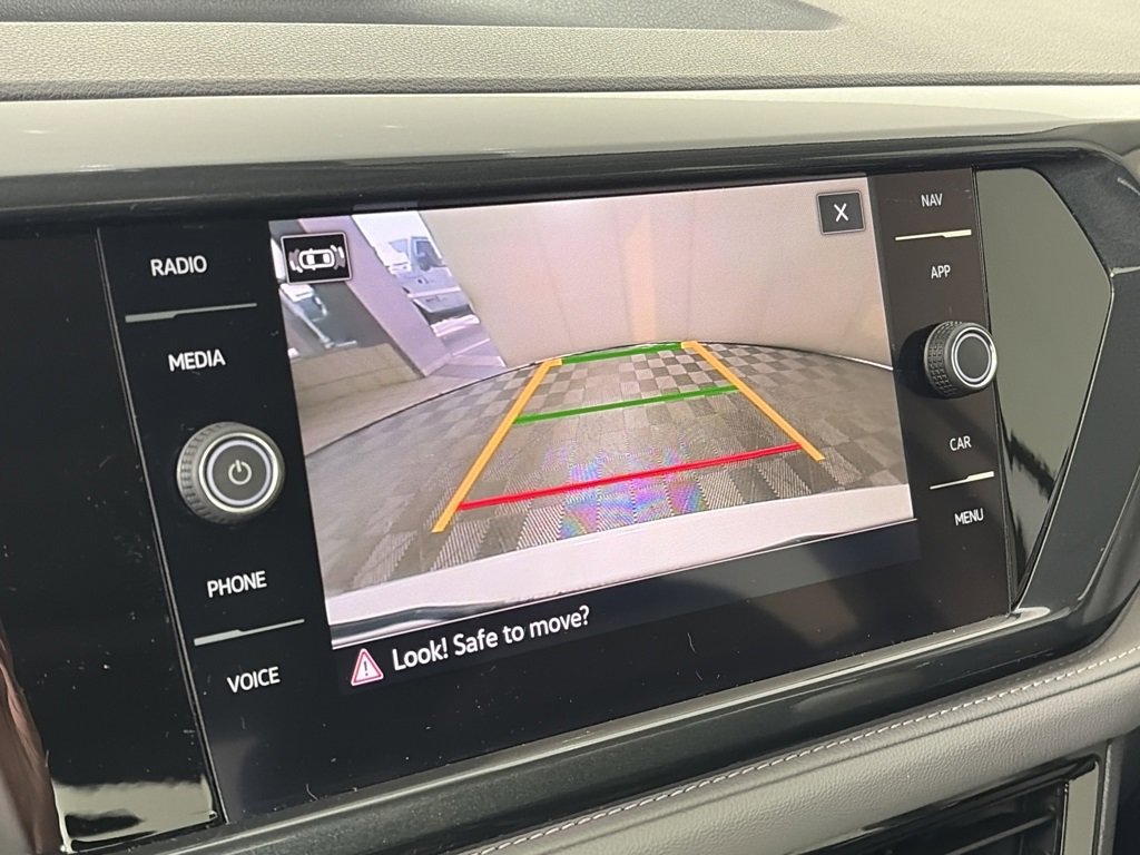 Used 2022 Volkswagen Taos SEL w/ Panoramic Sunroof Package image 20