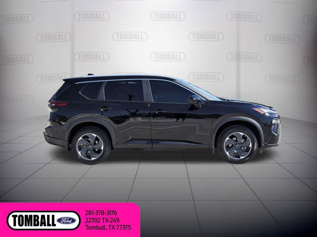 Used 2024 Nissan Rogue SV w/ SV Premium Package image 6