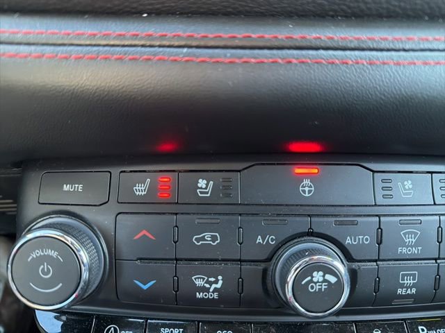 Used 2023 Dodge Durango GT image 31