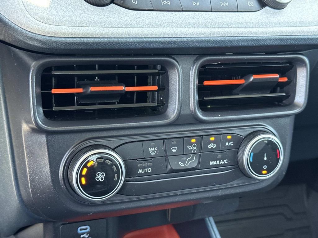 Certified 2022 Ford Maverick XLT FWD image 14