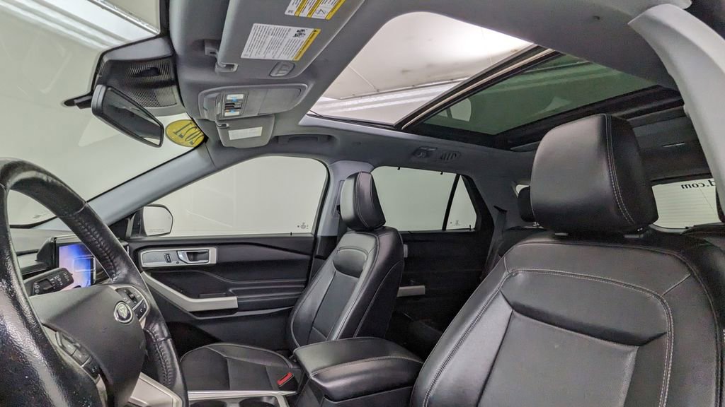 Certified 2021 Ford Explorer Limited image 3