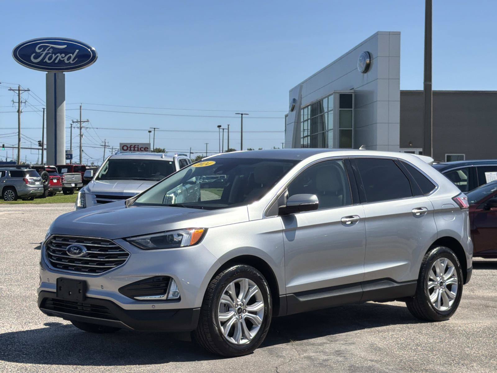 Certified 2024 Ford Edge Titanium AWD/4WD image 8