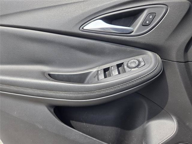Used 2021 Buick Encore GX Select w/ Experience Buick Package FWD image 21