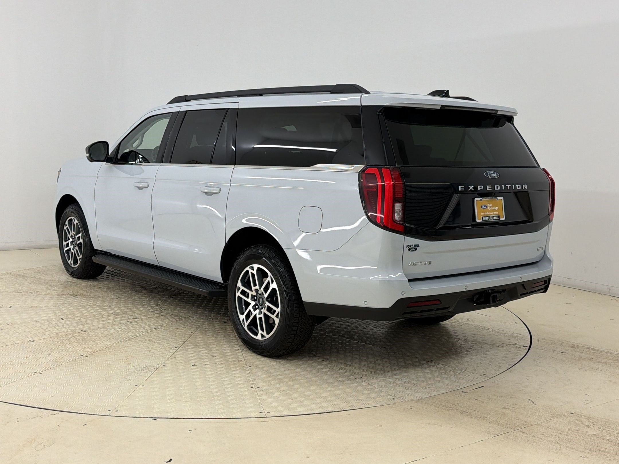Certified 2025 Ford Expedition Max Active AWD/4WD image 3