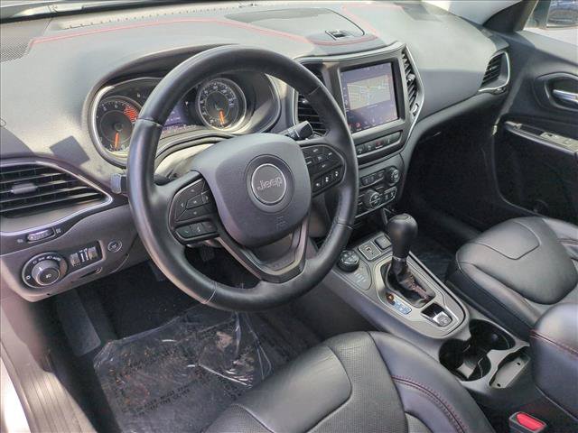 Used 2019 Jeep Cherokee Trailhawk AWD/4WD image 10