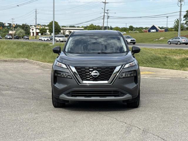Used 2023 Nissan Rogue S AWD/4WD image 2