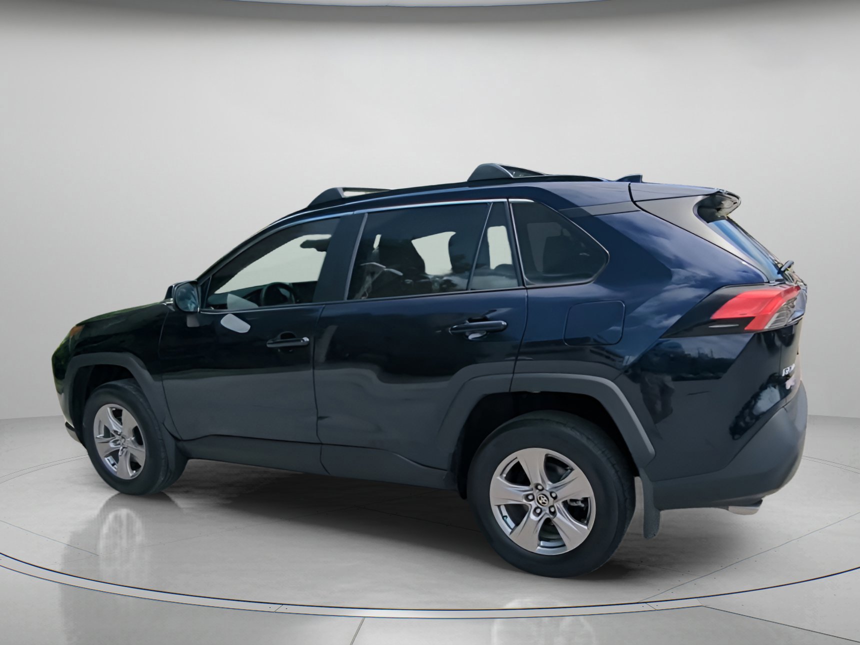 Used 2025 Toyota RAV4 XLE w/ Convenience Package image 13