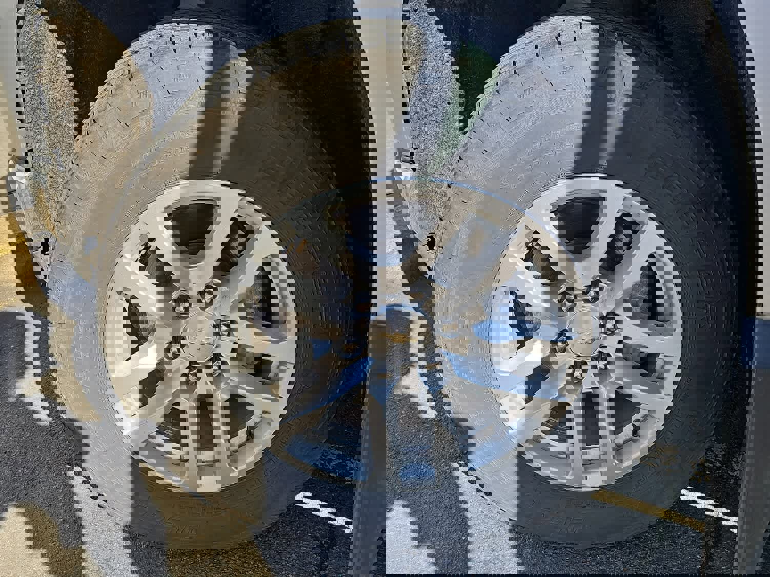 Used 2021 Chevrolet Silverado 1500 LT w/ Z71 Off-Road Package image 9