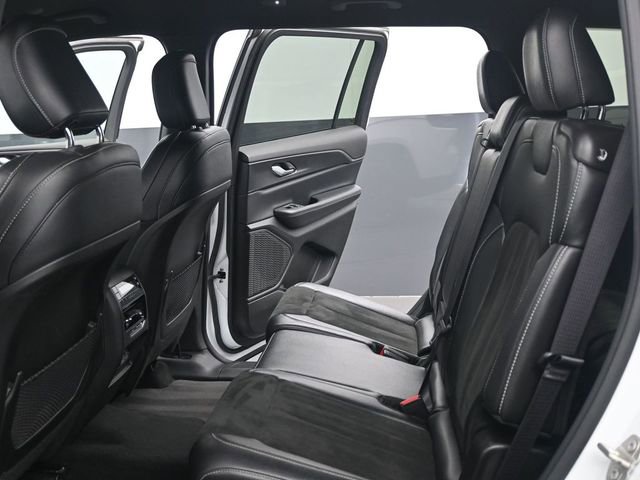 Used 2024 Jeep Grand Cherokee L Laredo AWD/4WD image 5