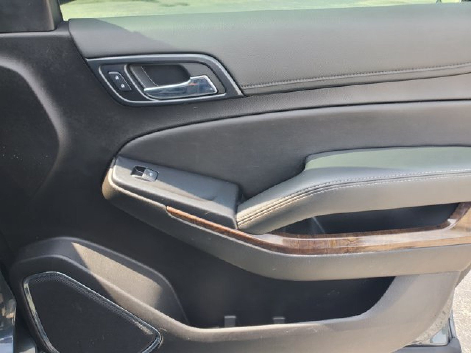 Used 2020 Chevrolet Tahoe LS AWD/4WD image 32