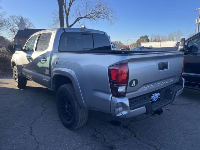 Used 2022 Toyota Tacoma SR5 w/ Technology Package image 2