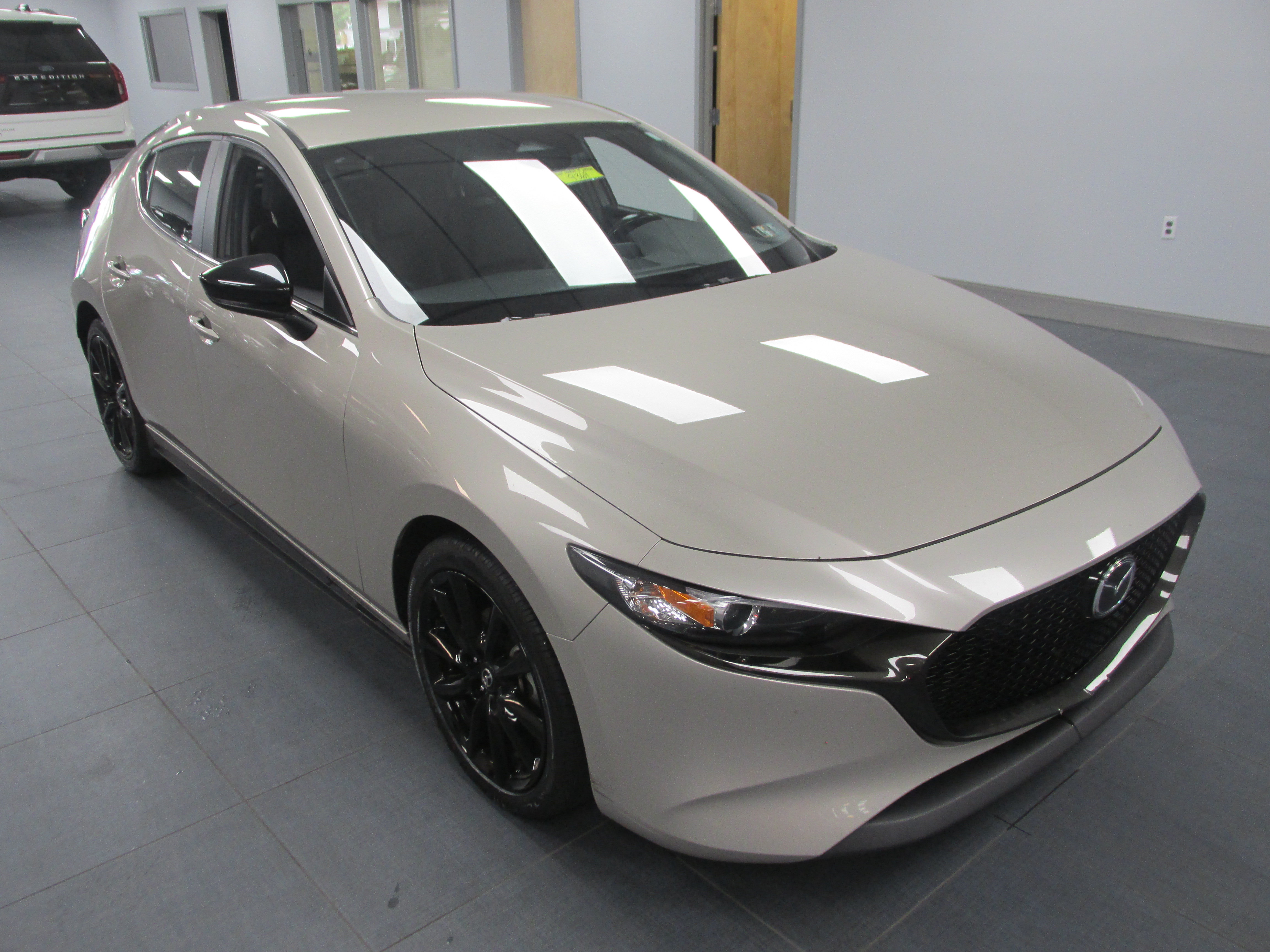 Used 2024 MAZDA MAZDA3 s FWD image 3
