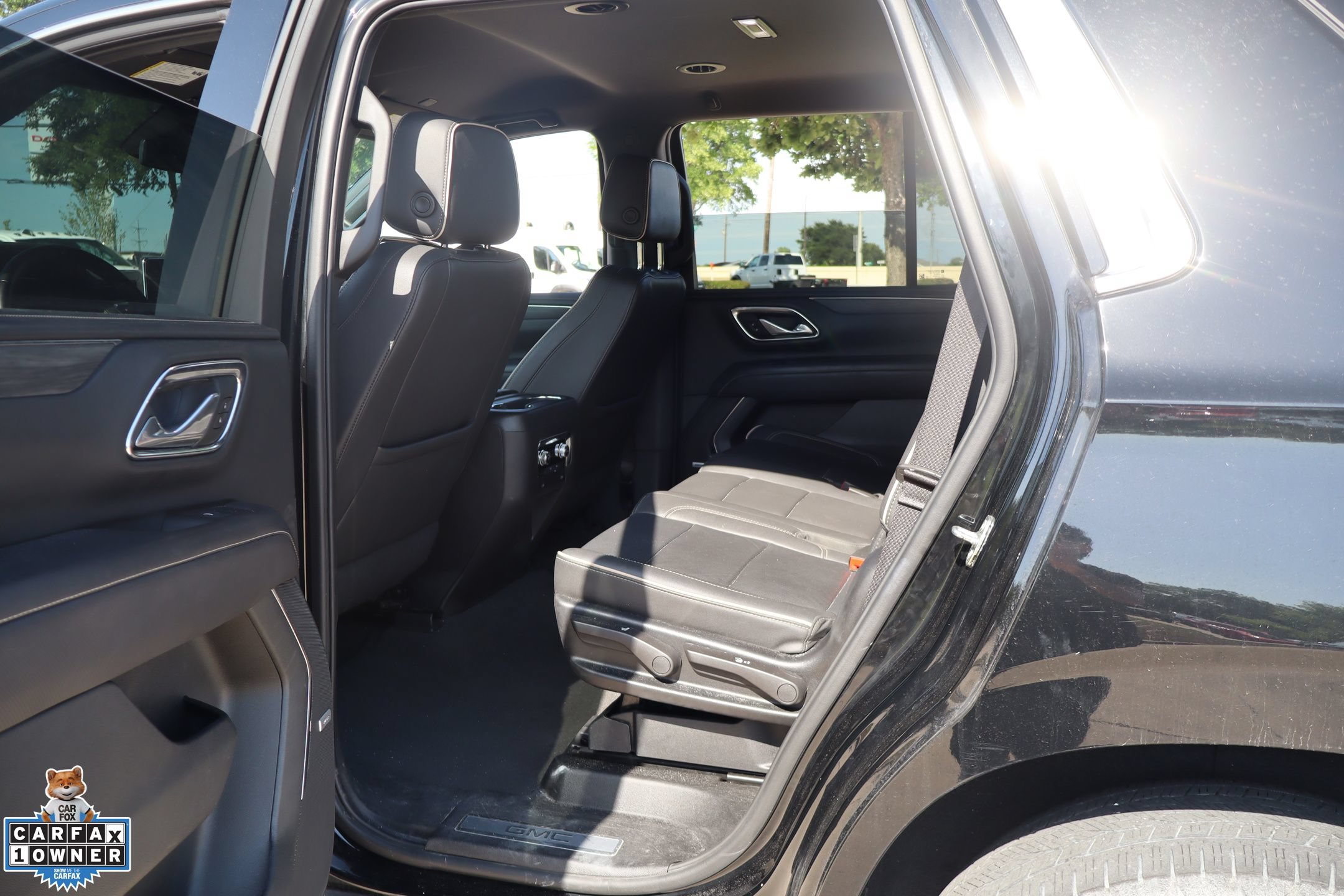 Used 2024 GMC Yukon SLT RWD image 24