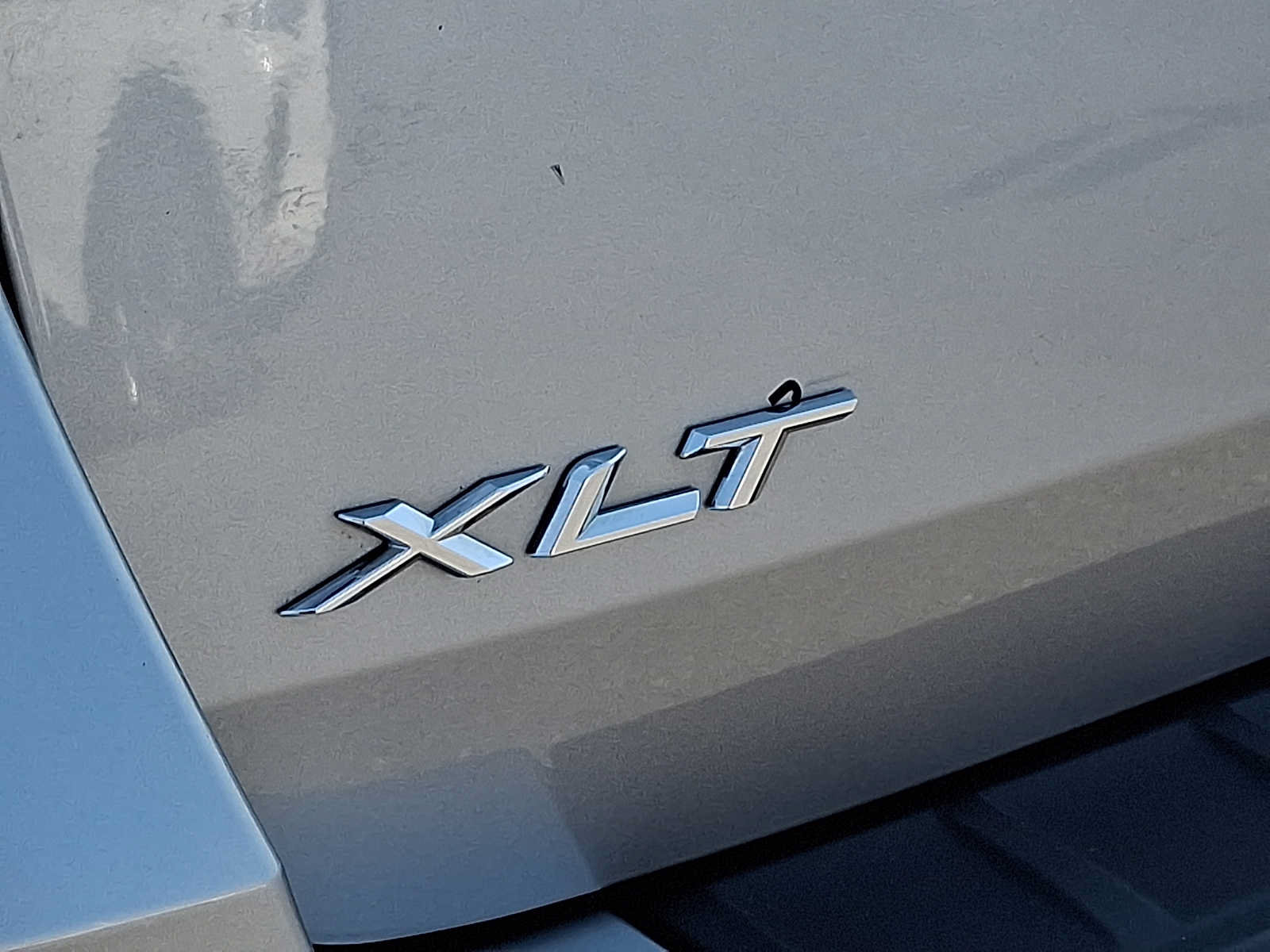 Certified 2023 Ford Explorer XLT w/ Equipment Group 202A AWD/4WD image 31