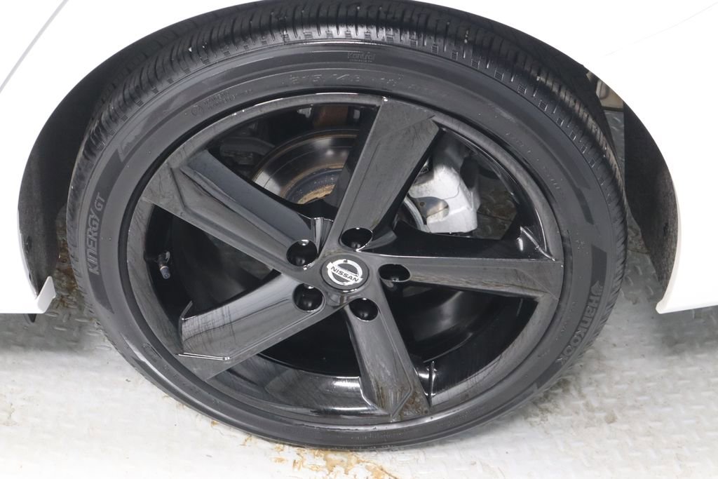 Used 2023 Nissan Sentra SR w/ Trunk Package image 18