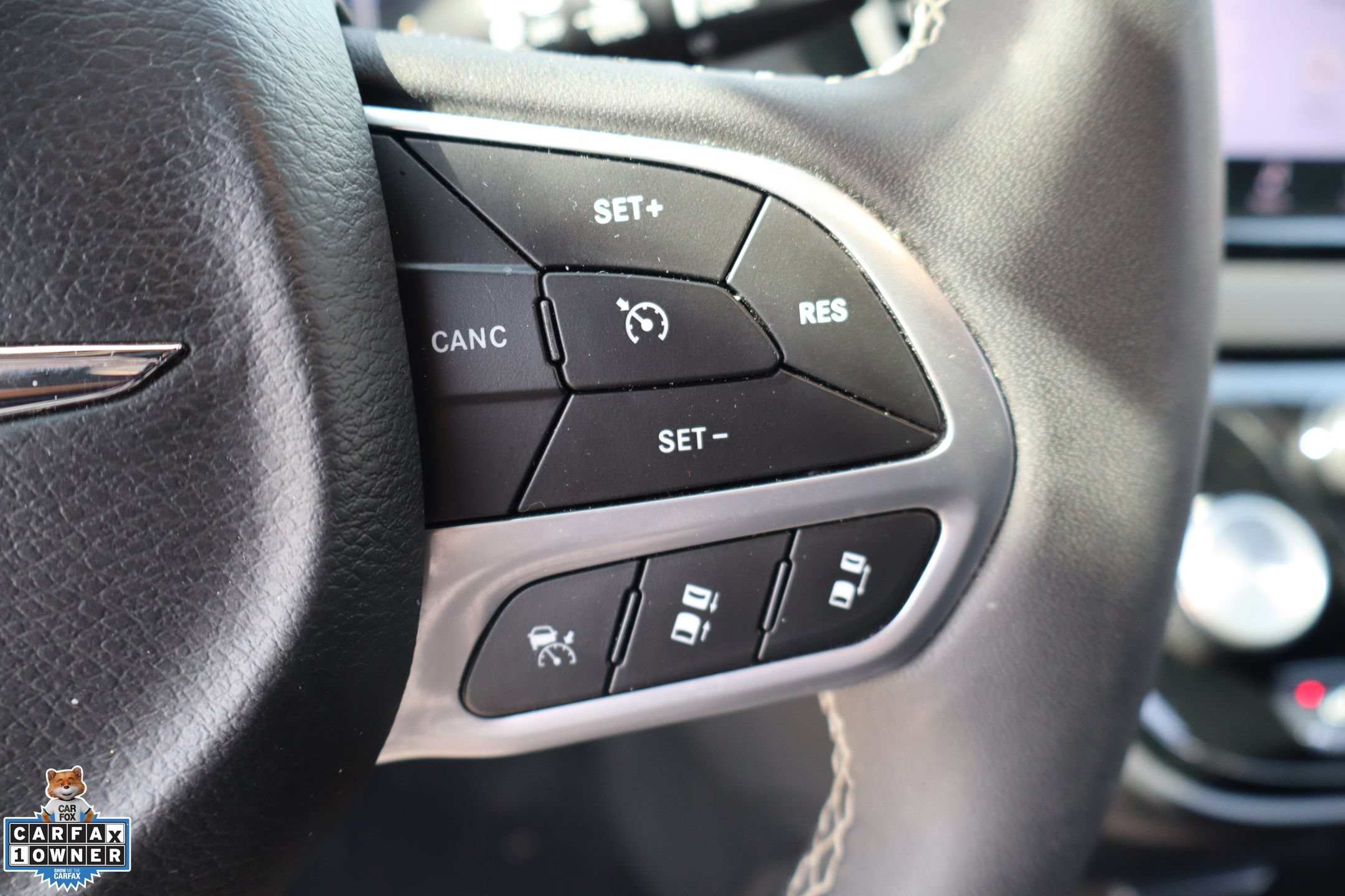 Used 2025 Chrysler Pacifica Select FWD image 15