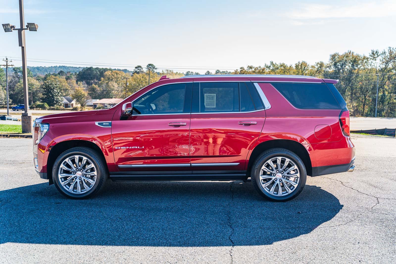 Used 2023 GMC Yukon Denali image 4