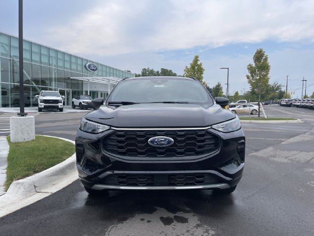 Certified 2024 Ford Escape ST-Line w/ Tech Pack #1 AWD/4WD image 8
