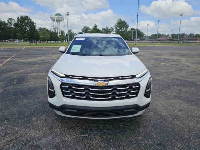 Used 2026 Chevrolet Equinox LT FWD image 2