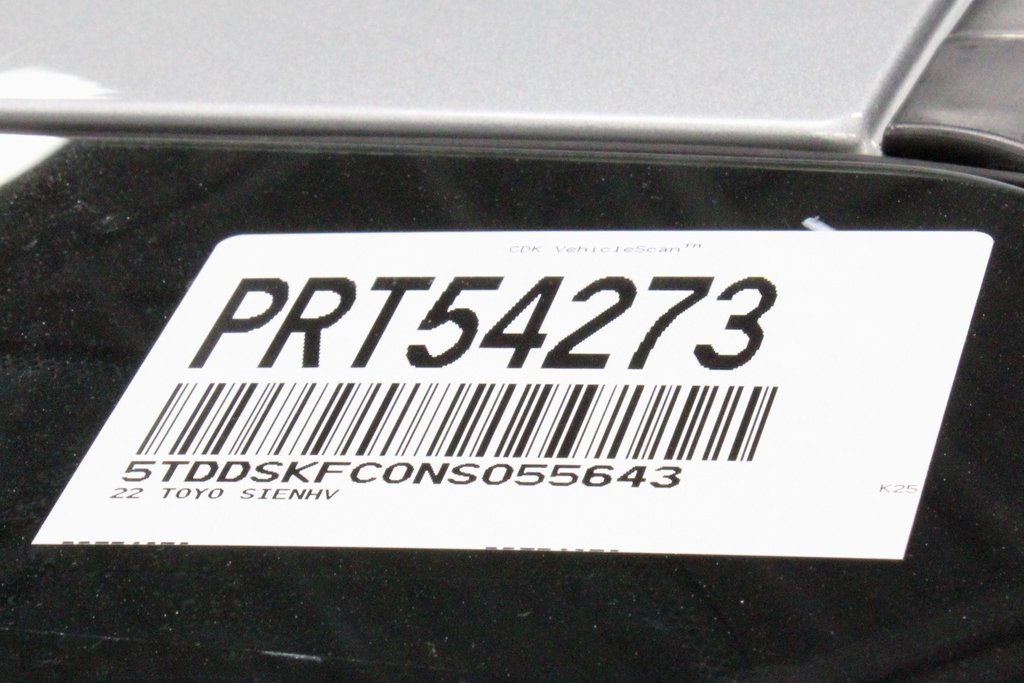 Used 2022 Toyota Sienna XSE image 38