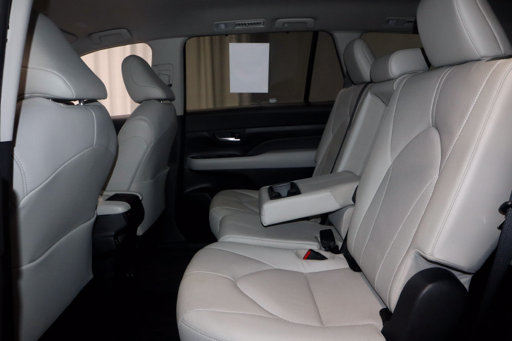 Used 2024 Toyota Grand Highlander FWD image 19