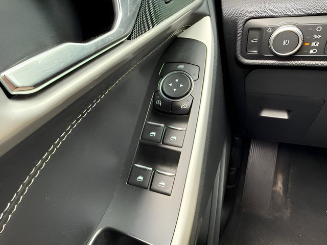 Certified 2022 Ford Explorer XLT w/ Equipment Group 202A AWD/4WD image 23