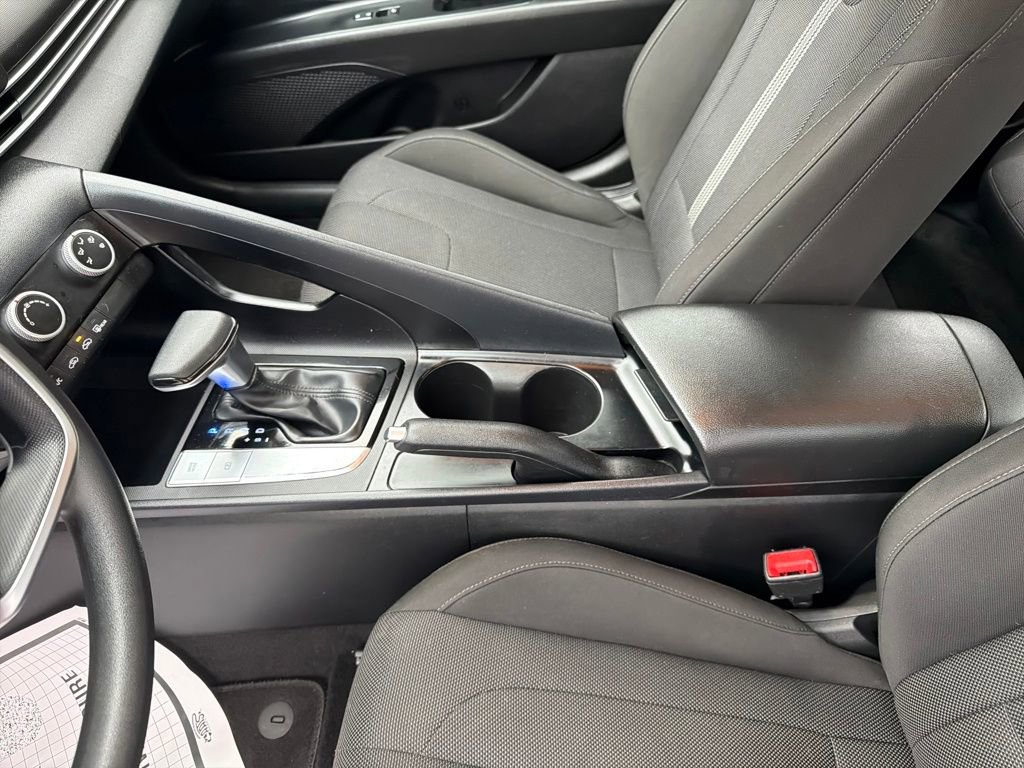 Used 2021 Hyundai Elantra SE w/ Cargo Package image 34
