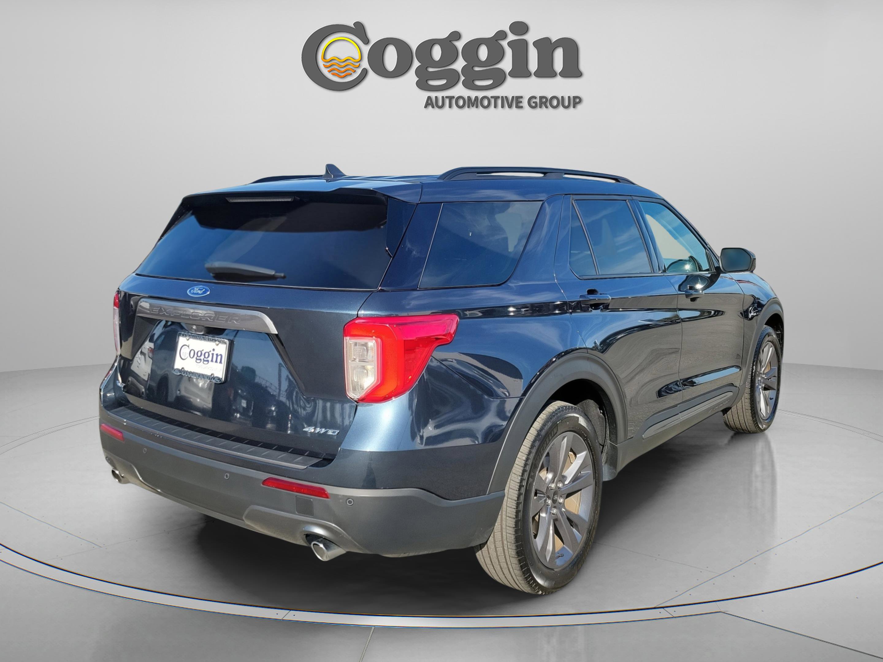 Certified 2023 Ford Explorer XLT w/ Equipment Group 202A image 3