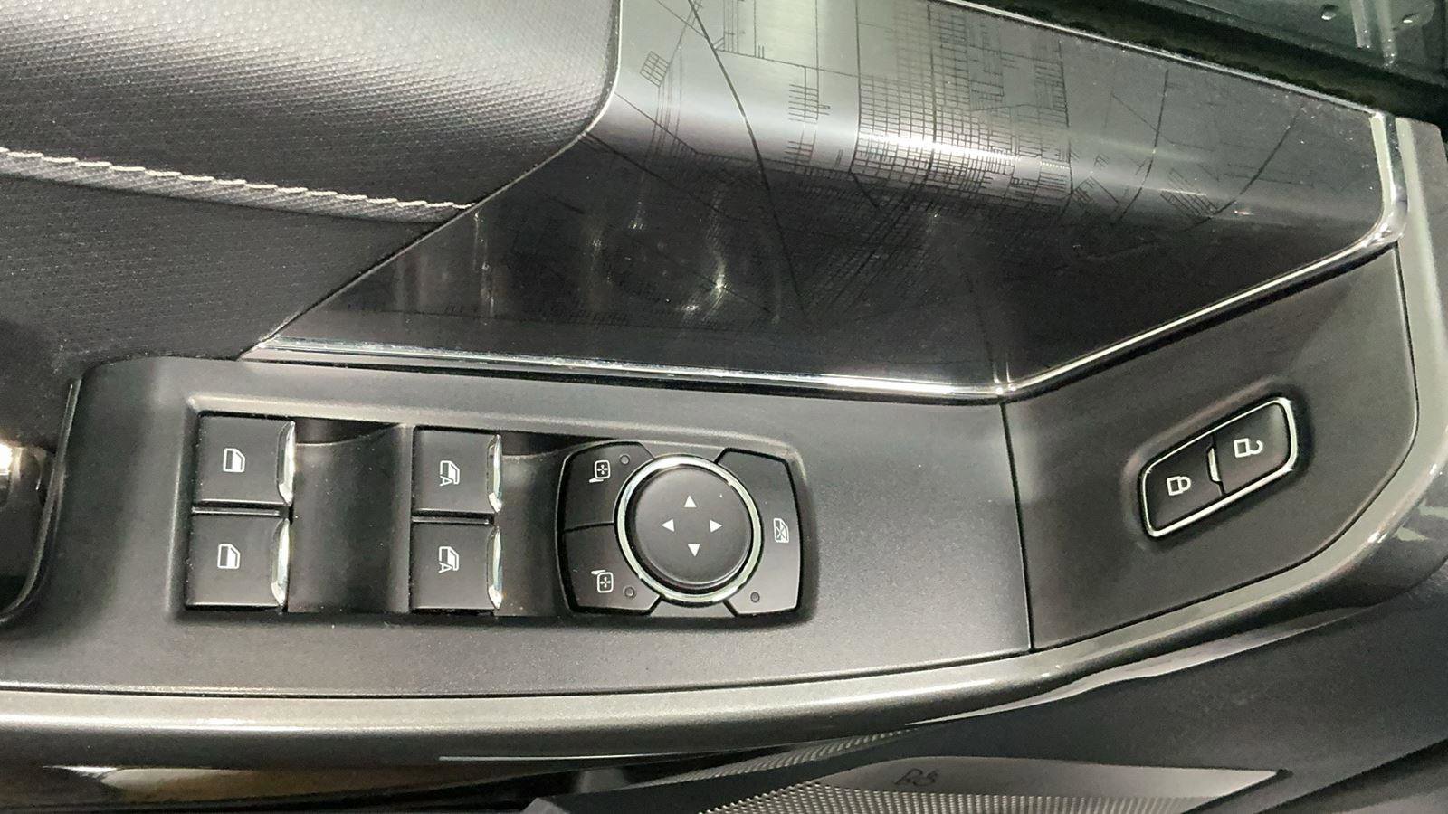 Certified 2022 Ford F150 XLT w/ Equipment Group 302A High image 21