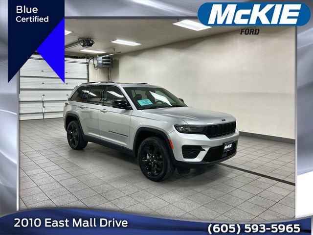 Used 2025 Jeep Grand Cherokee 4WD