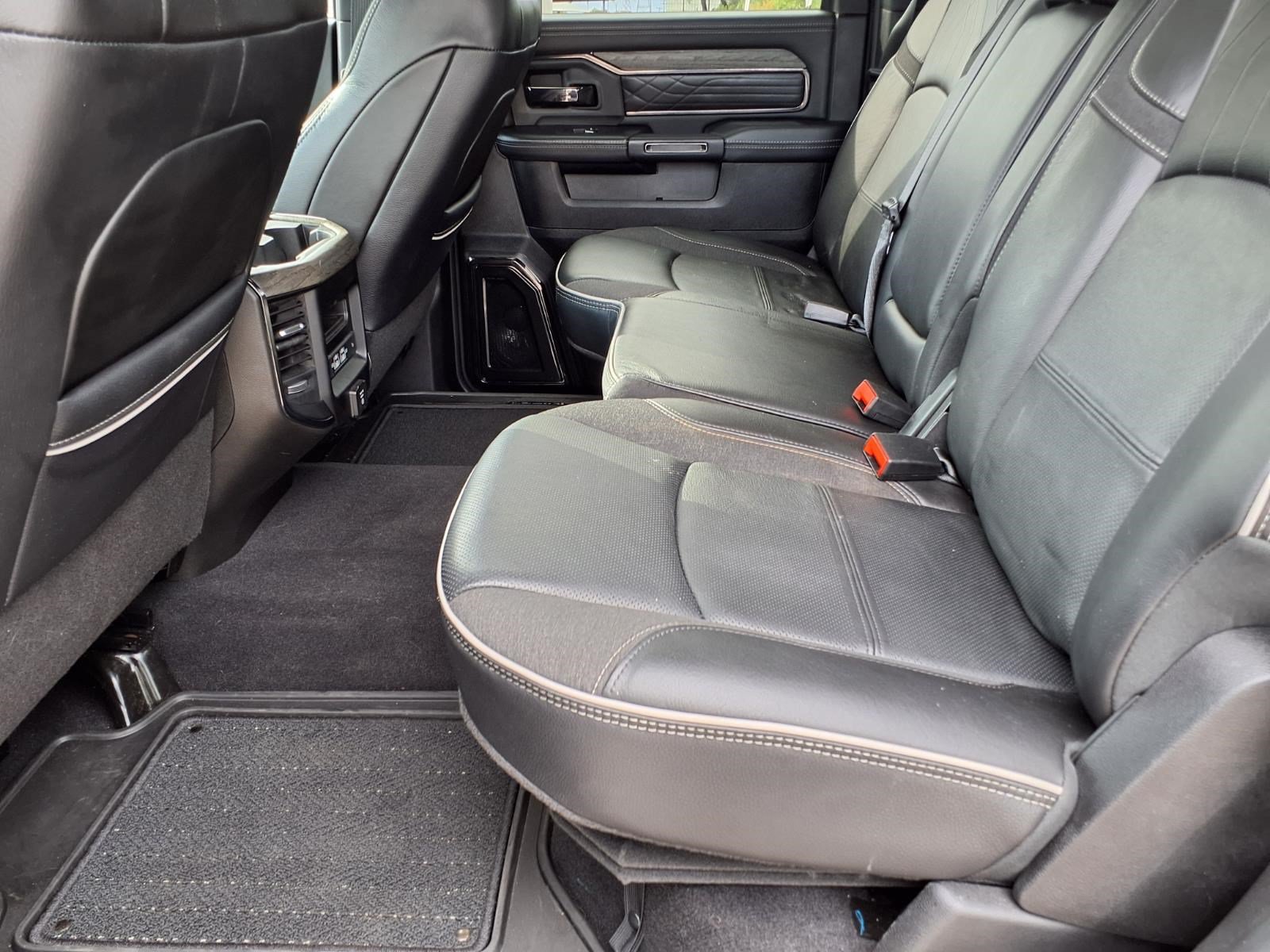Used 2025 RAM 3500 Limited AWD/4WD image 11