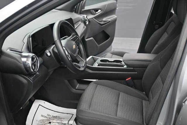 Used 2025 Chevrolet Equinox LT AWD/4WD image 6