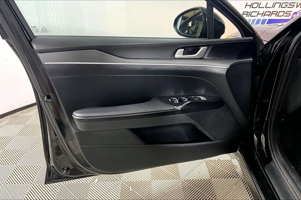 Used 2025 Kia K5 LXS FWD image 18