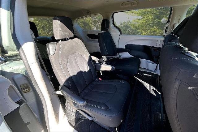 Used 2023 Chrysler Voyager LX image 26