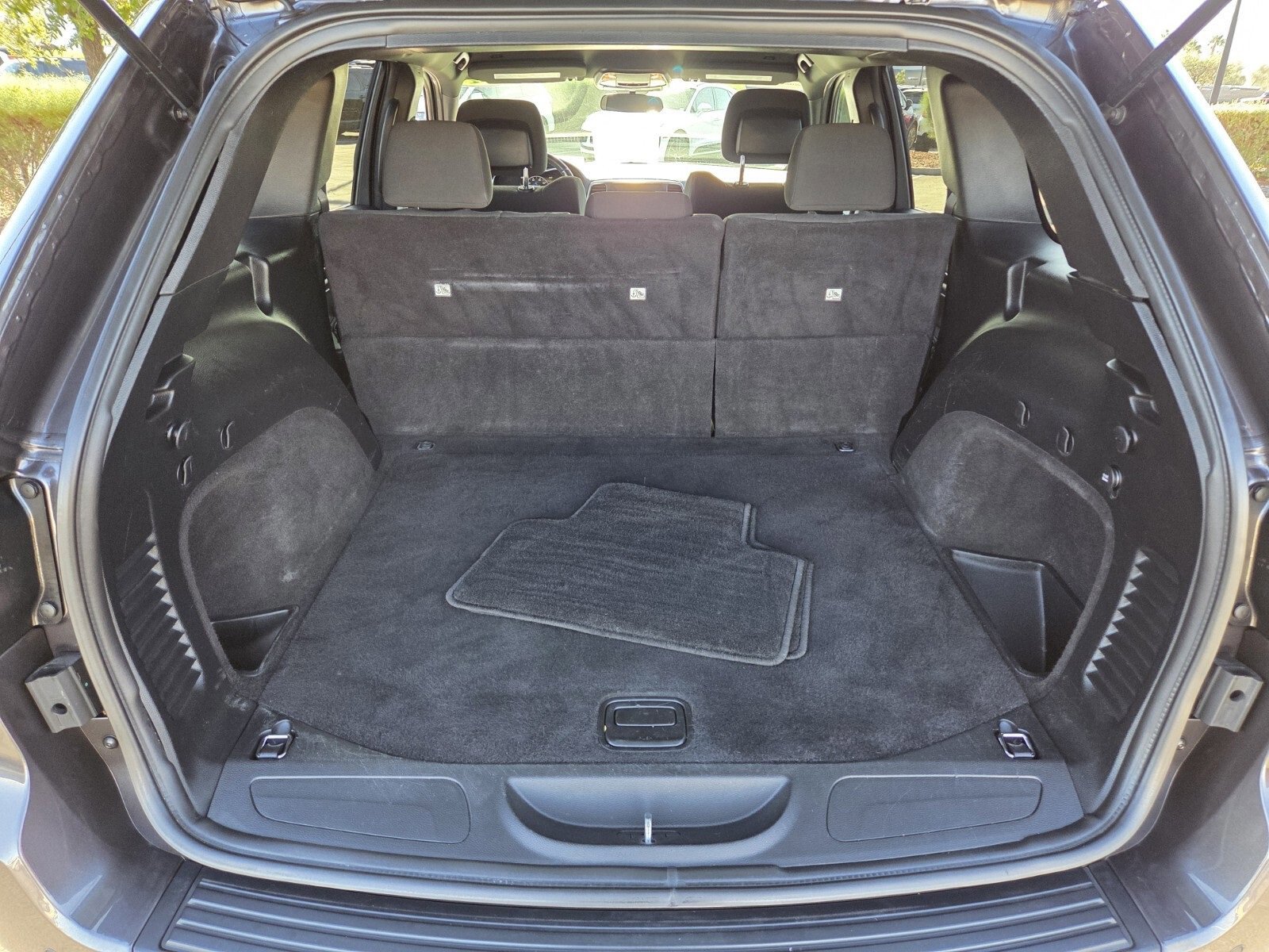 Used 2021 Jeep Grand Cherokee Laredo image 13