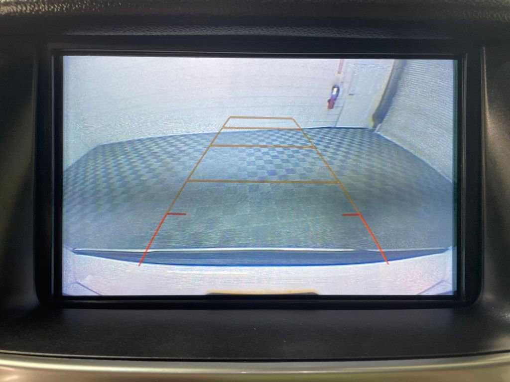 Used 2018 Chevrolet Suburban Premier image 27