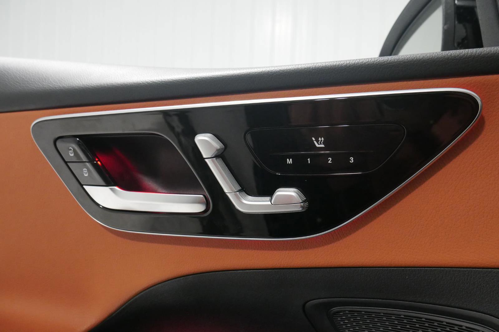 Used 2022 Mercedes-Benz C 300 4MATIC Sedan image 23