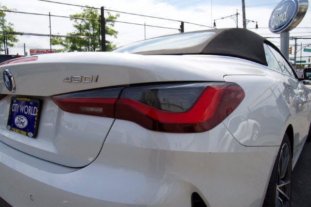Used 2025 BMW 430i Convertible w/ Premium Package RWD image 11
