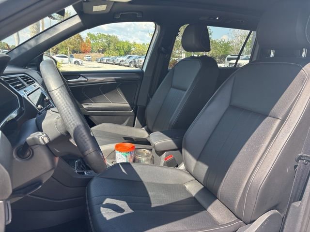 Used 2022 Volkswagen Tiguan SE R-Line image 6
