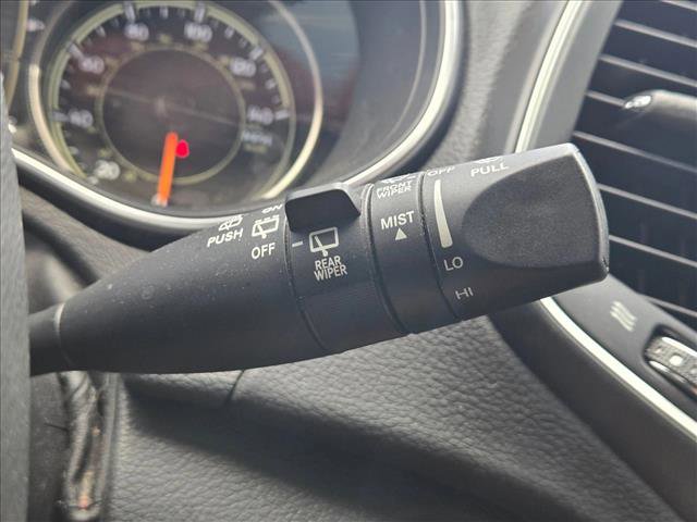 Used 2020 Jeep Cherokee Latitude Plus w/ Cold Weather Group FWD image 21
