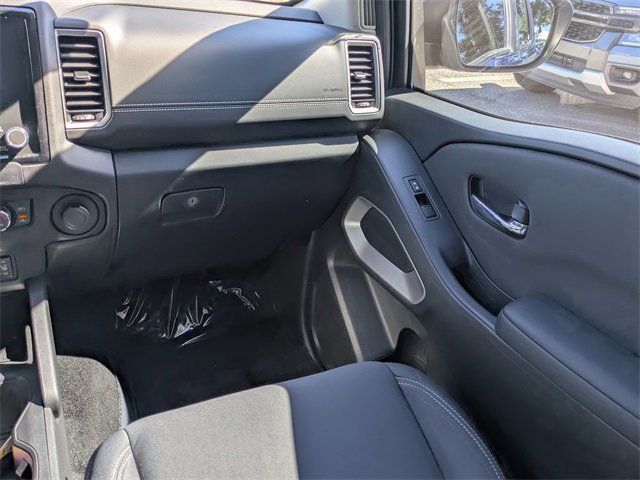 Used 2022 Nissan Frontier SV image 16